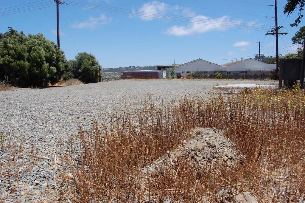 The city is moving forward to lease the lot on the corner of Jimmy Durante Boulevard and San Dieguito Drive from NCTD and use it for parking. Photo by Bianca Kaplanek