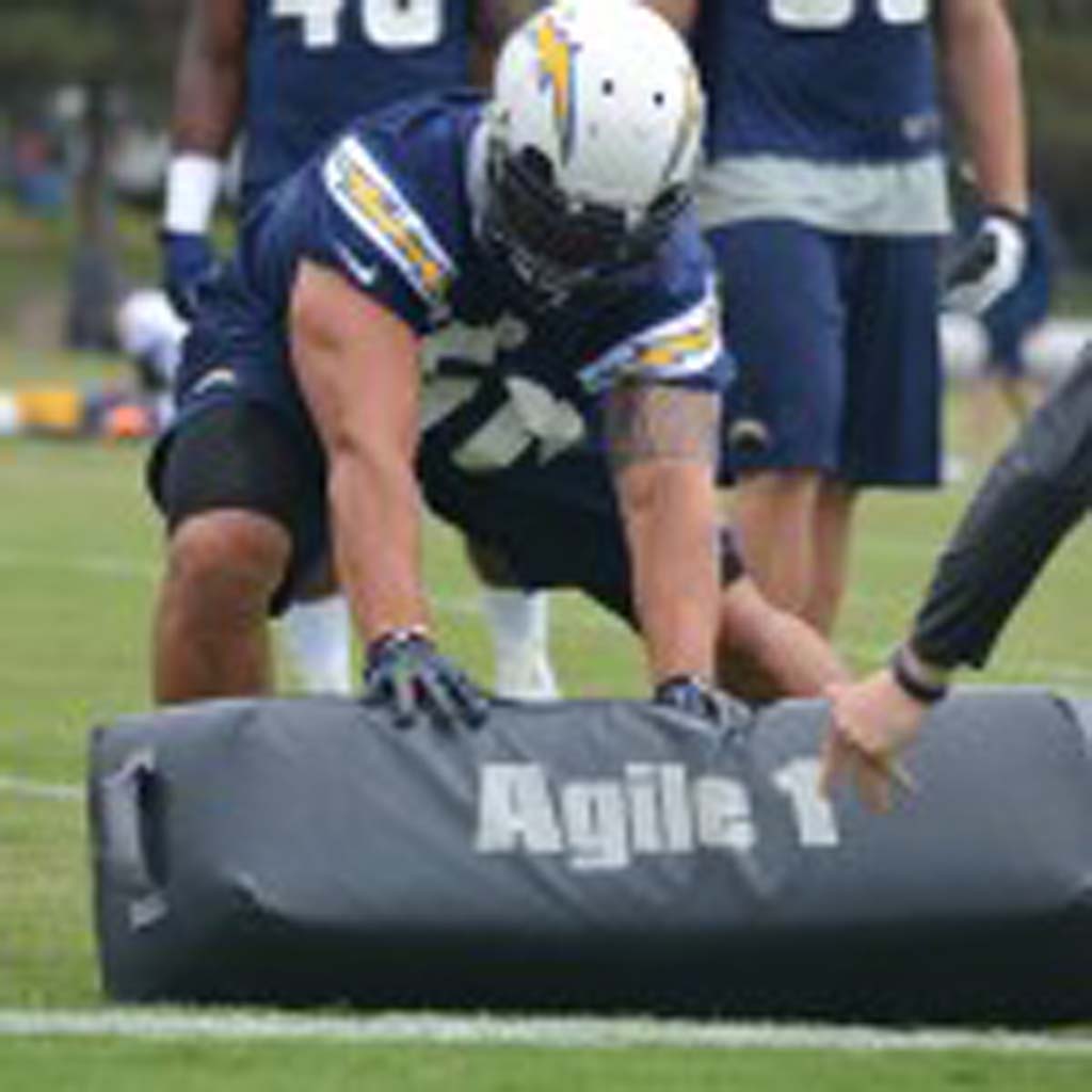 Rookie Manti Te’o works on drills Monday during OTAs. Photo by Tony Cagala
