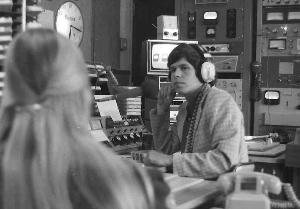 Former radio DJ Art Bell interviews a 16-year-old Maureen McCormick of Brady Bunch fame in 1972. Bell is returning to the airwaves in September. Photo by Bob Hudson