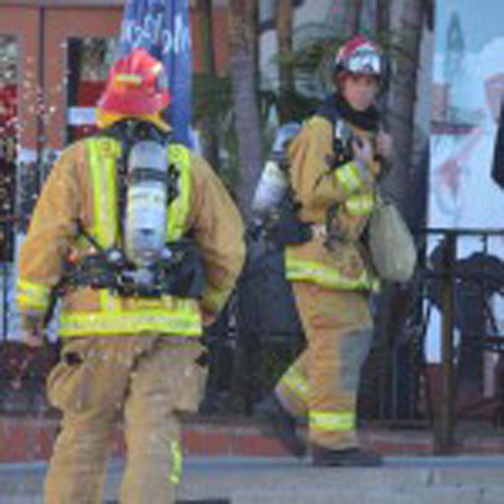 Encinitas firefighters arrived on scene Thursday morning to a call of a grease fire at the El Callejon restaurant. Photo by Tony Cagala