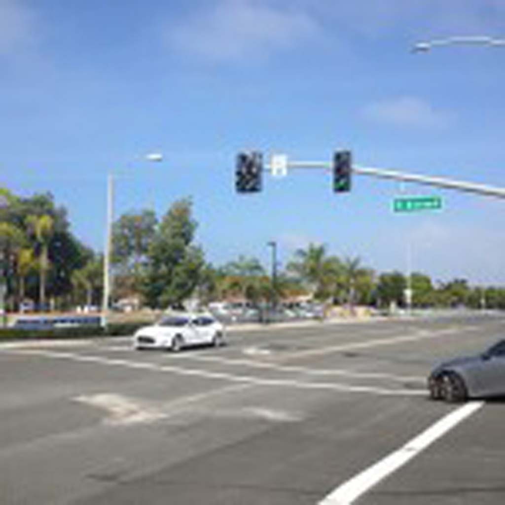 The city’s Traffic and Public Safety Commission is recommending approval of a one-year test run of new traffic signal at the intersection of D Street and Vulcan Avenue. Photo by Aaron Burgin