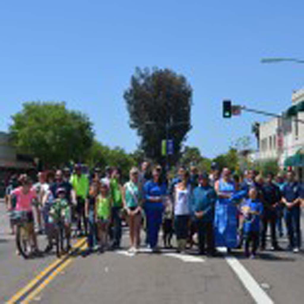 People attending the city’s first-ever CicloviaEscondido event on Saturday take part in a group photo. Photo by Tony Cagala