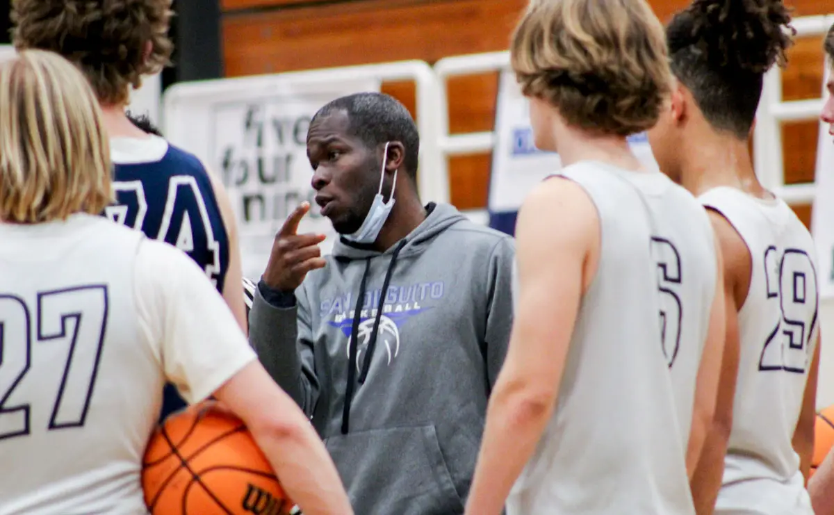 Mustangs boys hoops: Coach Jason Stewart talks to the Mustangs at practice this week before the team’s playoff-opening win over Mount Miguel High on Wednesday night in Encinitas. 