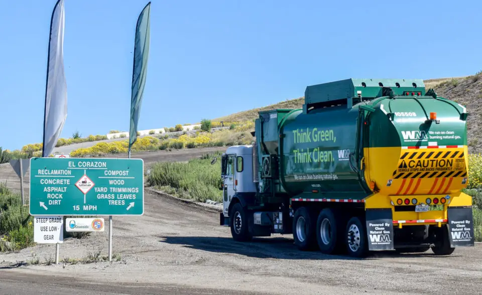 A Waste Management truck delivers compost waste to the El Corazon Compost Facility, operated by Agri Service Inc. Photo by Samantha Nelson