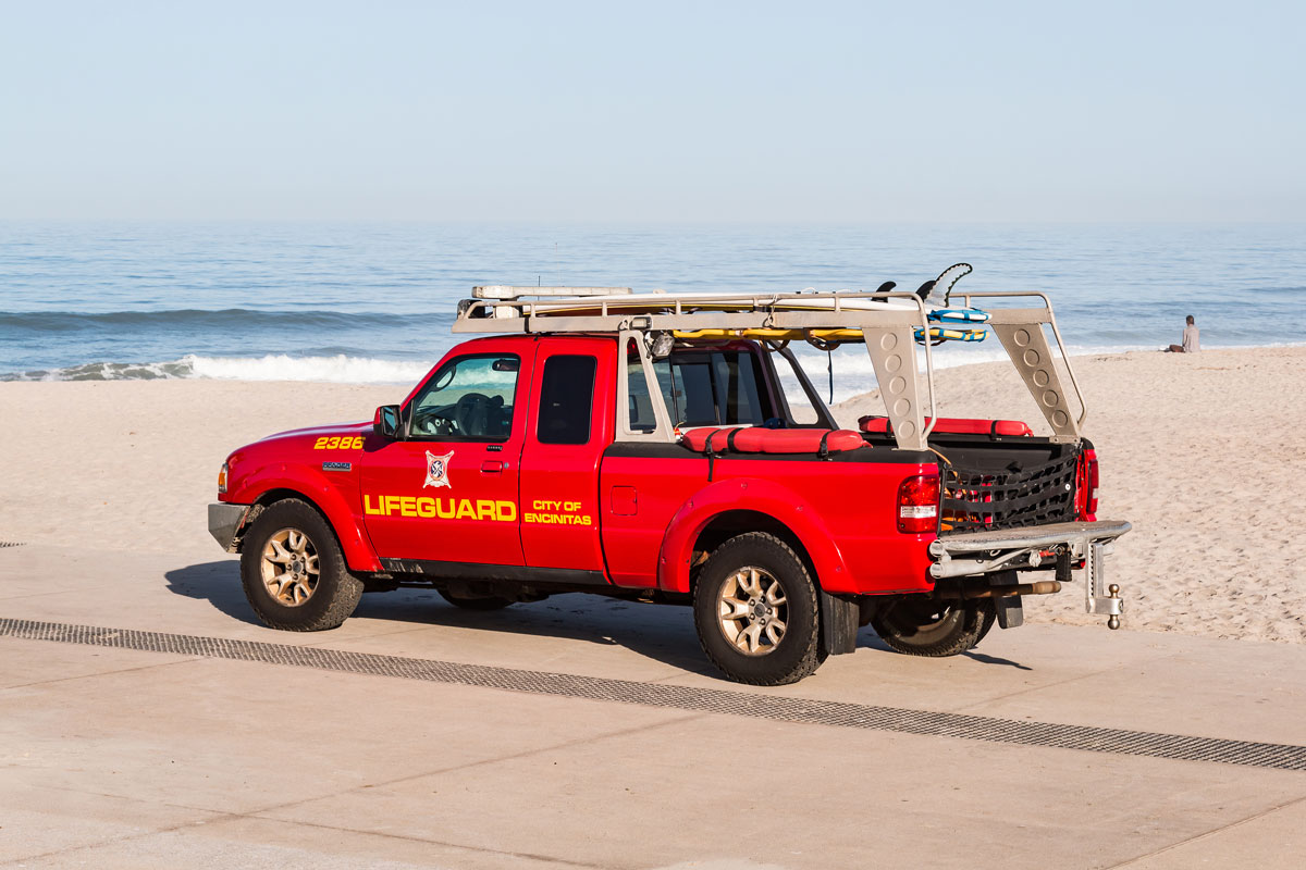 A man attempted to kidnap a 5-year-old girl on Sunday at Moonlight Beach in Encinitas.