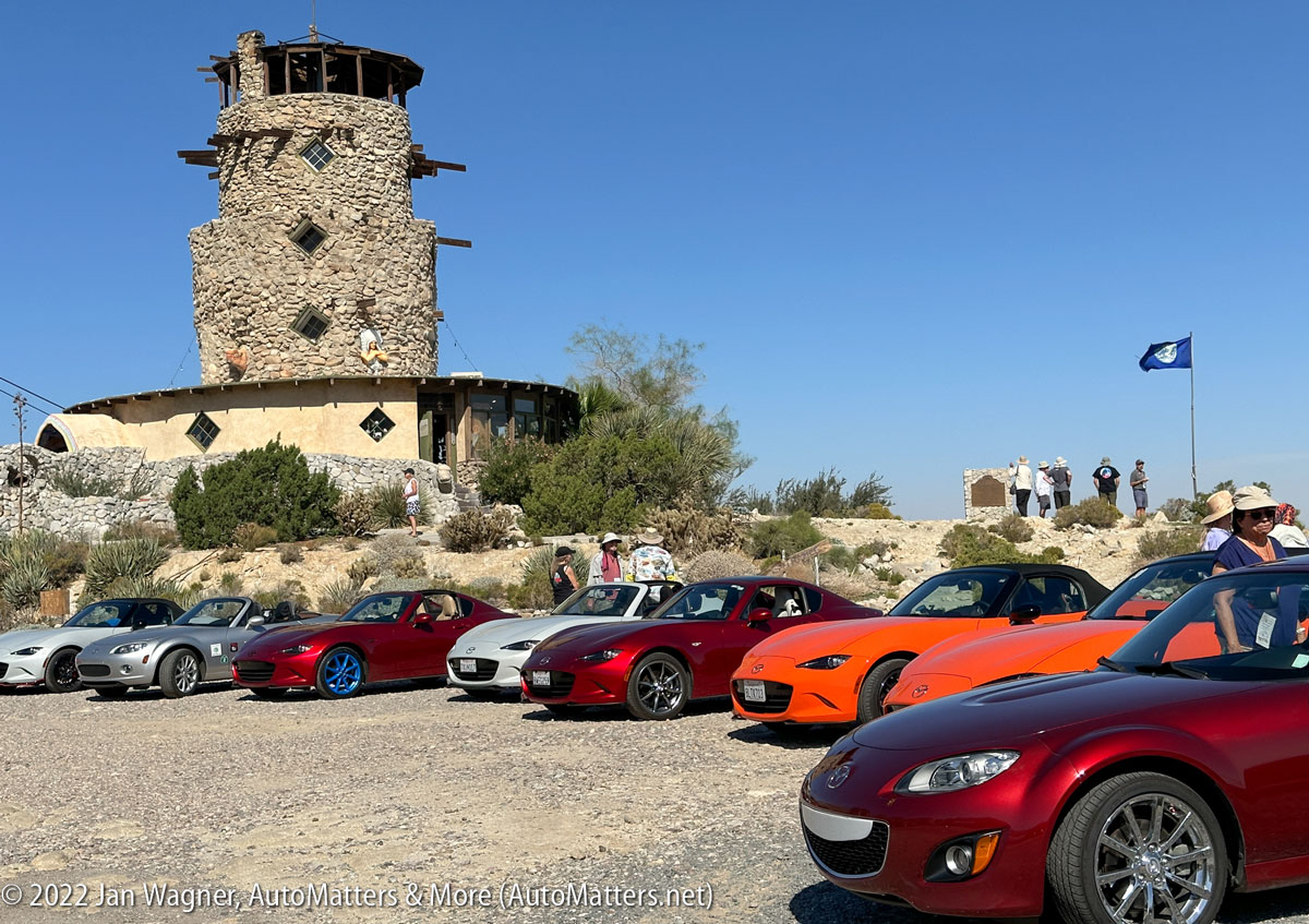 Miatas on the Desert-View Tower Run. Photo by Jan Wagner