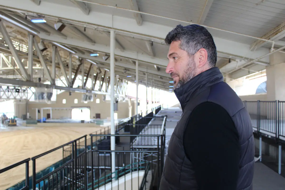 Ali Nilforushan, a former Olympic show jumper and owner of Nilforushan Equisport Events, transformed the main floor into the Grand Prix Arena for the Seaside Equestrian Tour’s marquee event on Saturday nights. Photo by Jordan P. Ingram