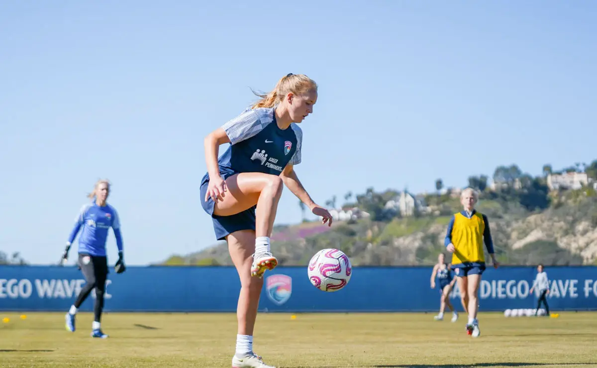 Cardiff resident Sierra Enge traps the ball during a San Diego Wave FC practice. Photo courtesy of San Diego Wave