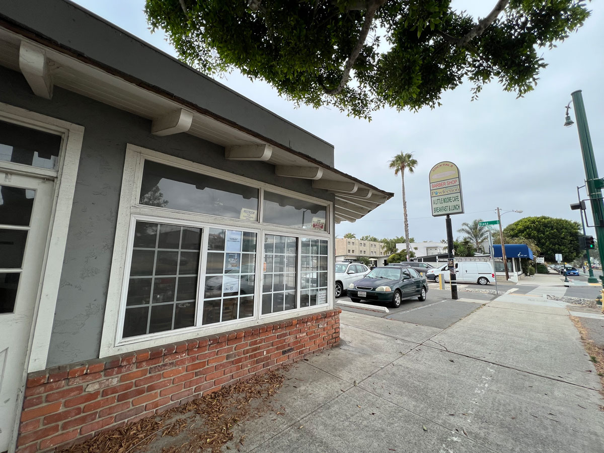 The empty building sits on a parcel that will soon be home to one of four cannabis dispensaries in Encinitas. Photo by Kaila Mellos