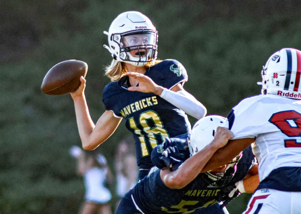 la costa canyon’s top-rated junior quarterback Quinn Roth (20 TD passes in ’23) returns to lead the Mavericks in the Avocado League. Coaches have high expectations for Roth, calling him the “best quarterback they’ve coached at La Costa.” Photo via X/HUDL
