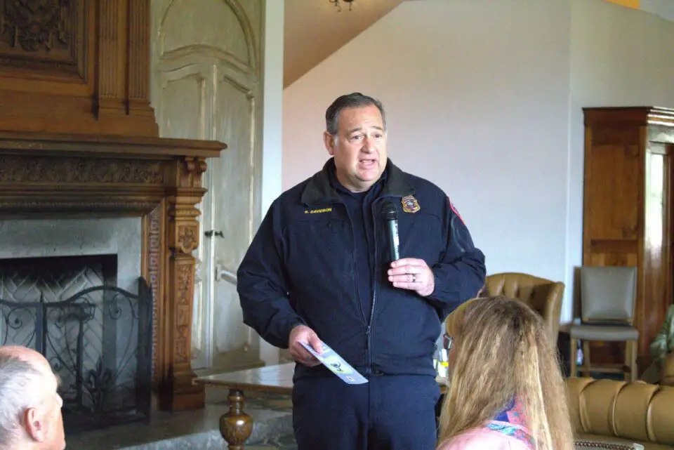 Vista Fire Department Deputy Chief Bret Davidson speaks about vegetation management ordinances during a community outreach event at the Vista Valley Country Club on April 16. Photo by Leo Place