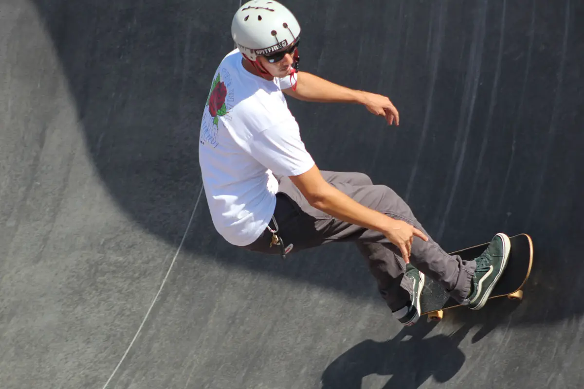 Skateboarders, roller skaters, scooter riders, bicyclists and more try out Fallbrook’s new skatepark on Sept. 3. Photo by Samantha Nelson