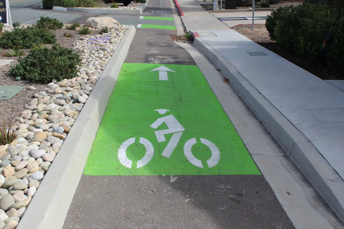 Separated bike lane at Santa Fe Drive near San Dieguito Academy.