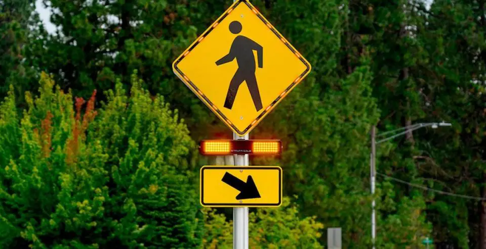 A crosswalk with a rectangular rapid flashing beacon will be installed just south of the intersection of Oak Drive and Isabella Way near Foothill Oak Elementary School in Vista. Courtesy photo