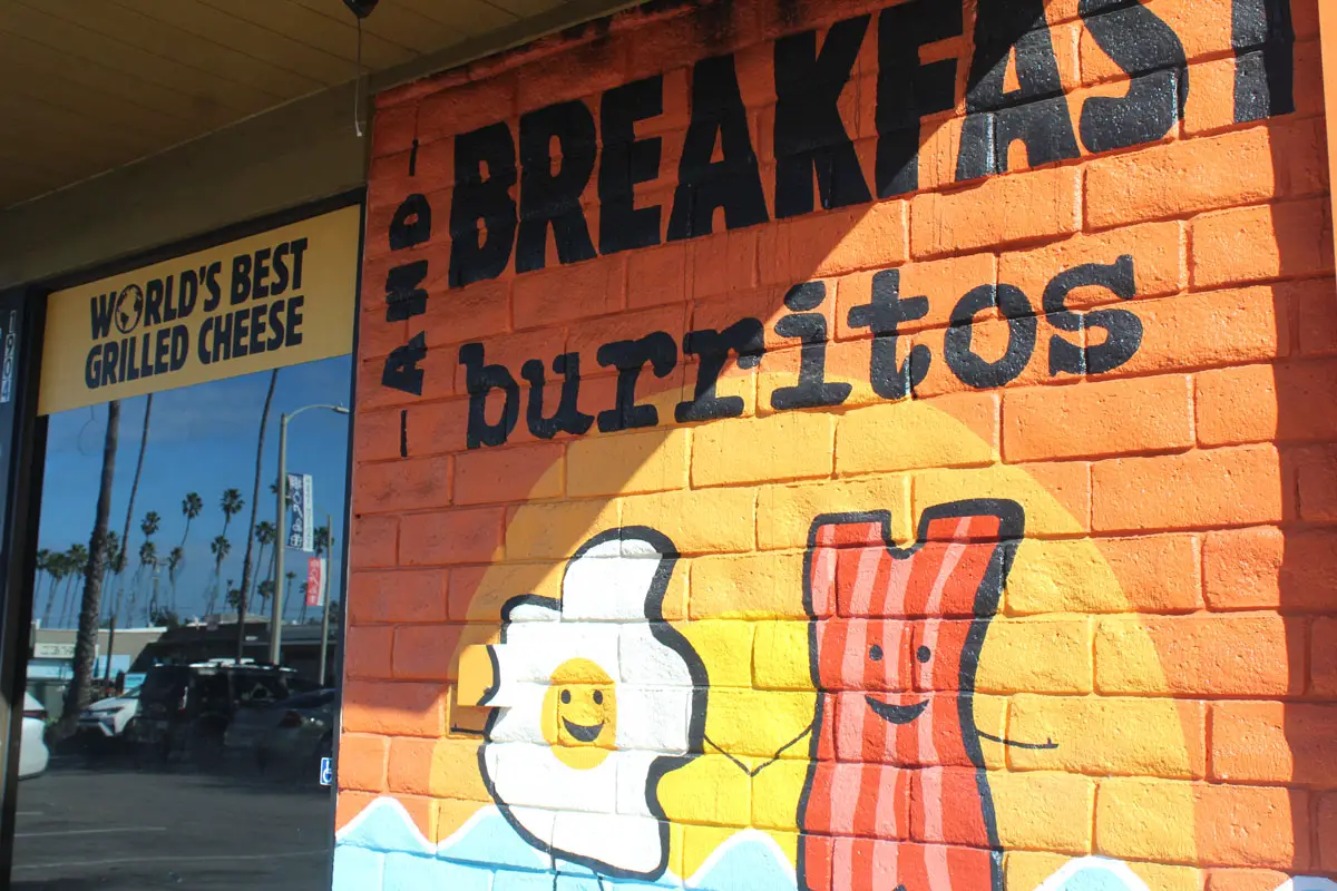 Bread and Cheese Eatery/And Breakfast Burritos sits dark along South Coast Highway in Oceanside after a fire broke out inside the building just before Christmas. Photo by Samantha Nelson