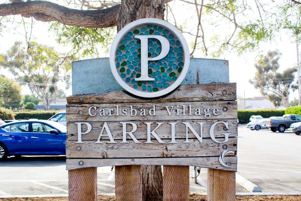 The entrance to a city-owned parking lot in Carlsbad Village. Photo by Cameron Adams
