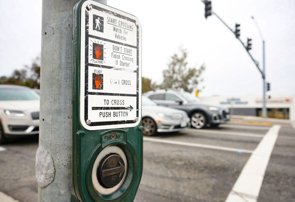 The intersection at Encinitas Boulevard and El Camino Real, where the city previously operated red light cameras. Encinitas officials are considering bringing cameras back after a push from safety advocates. Photo by Jordan P. Ingram