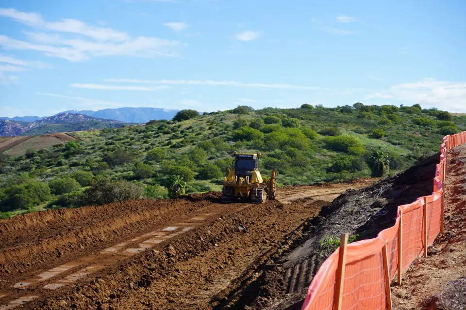 Crews grade land off West Lilac Road in Bonsall for the Ocean Breeze Ranch project. Photo by Jordan P. Ingram