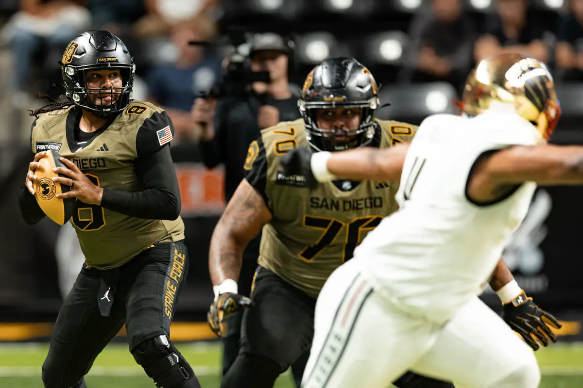 San Diego Strike Force quarterback Nate Davis looks downfield during the team's 43-39 victory over the Vegas Knight Hawks
