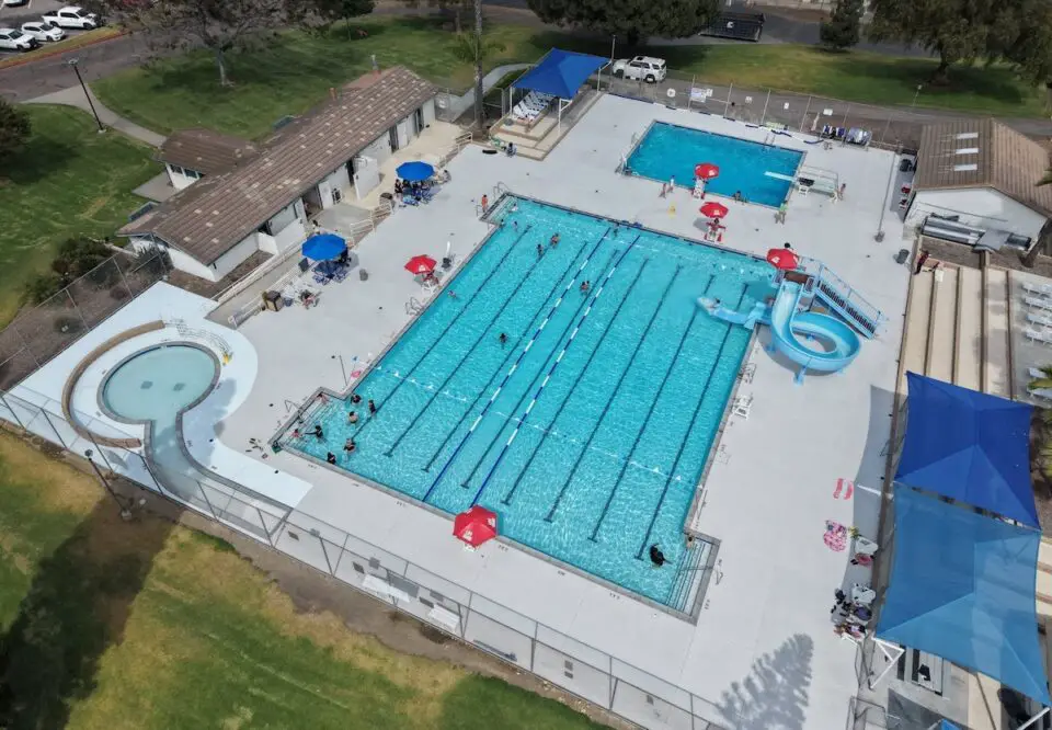 An aerial view of Woodland Park Pool and the pool deck.