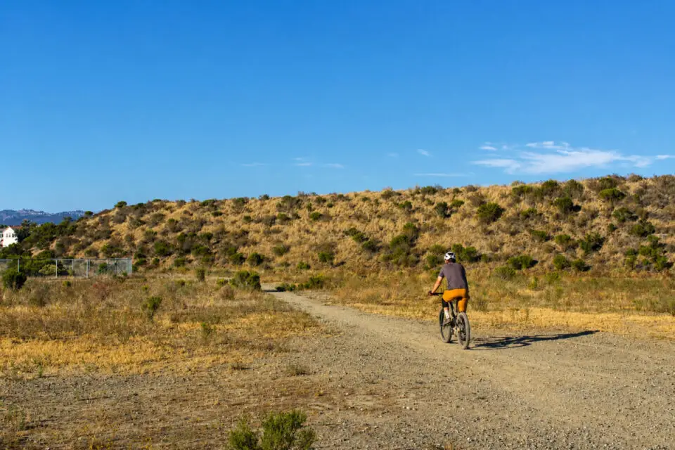 Rancho Tesoro parkland along Santa Barbara Drive spans 40 acres and is frequently enjoyed by hikers and bikers. Photo by Leo Place