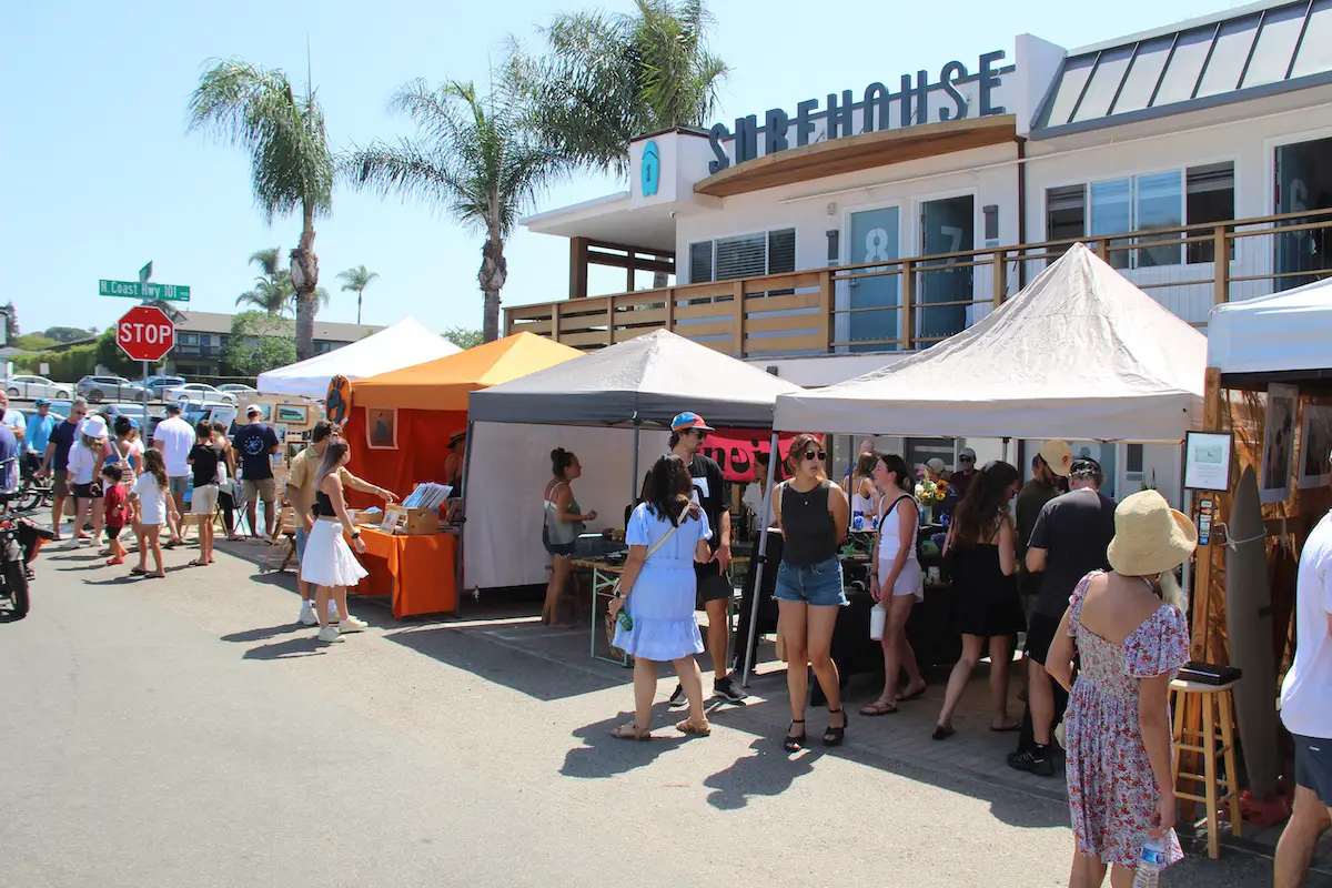 Attendees at LeucadiART Walk. Photos by Cameron Adams