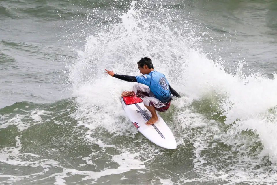 Encinitas native Kyan Yang rides a wave during the Virginia Beach Pro. Photo by Andrew Nichols