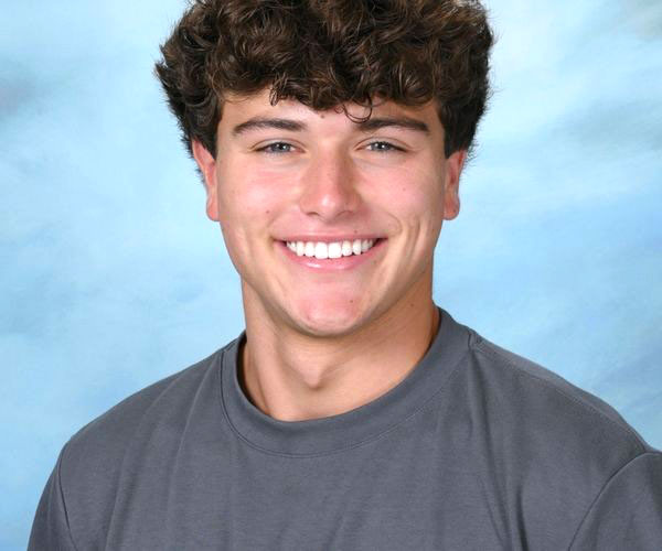 Jordan Azevedo, a Torrey Pines High School senior and Solana Beach Chamber of Commerce marketing intern, uses social media to spotlight the local businesses and community events that make his hometown special. Courtesy photo