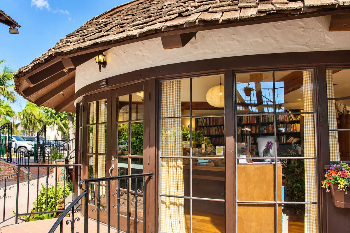 The charming exterior of Carlsbad Village Books welcomes visitors to the family-run bookstore, which opened July 2 in the former O’Sullivan’s Irish Pub at the Old World shopping center in Carlsbad Village. Photo by Christopher Bacon
