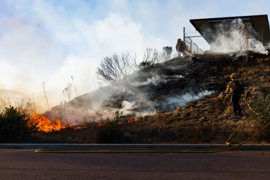 Firefighters battle 2,080-acre Henderson Fire at Camp Pendleton | The ...