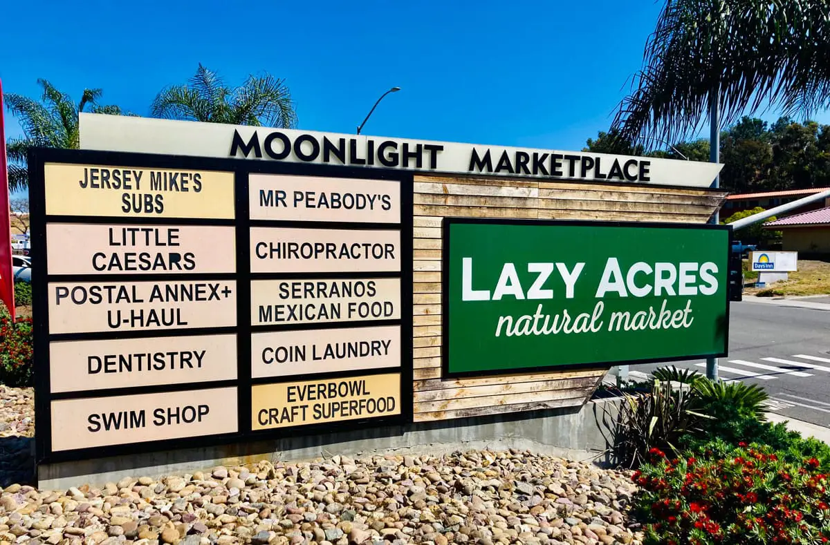 A mix of businesses make up the Moonlight Marketplace in Encinitas. Photo by David Boylan